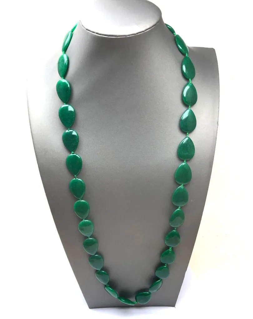 COLLARES LARGOS DE PIEDRAS VERDES Y EN ROJO CORAL JUEGO DE 3